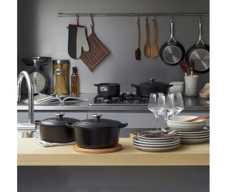 Le Creuset Čuguna katls apaļš Ø26cm / 5,3L matēts melns