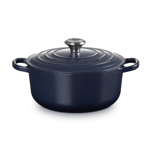 Le Creuset Cast iron pot round Ø20cm / 2,4L dark blue Le Creuset Cast iron pot round Ø20cm / 2,4L dark blue