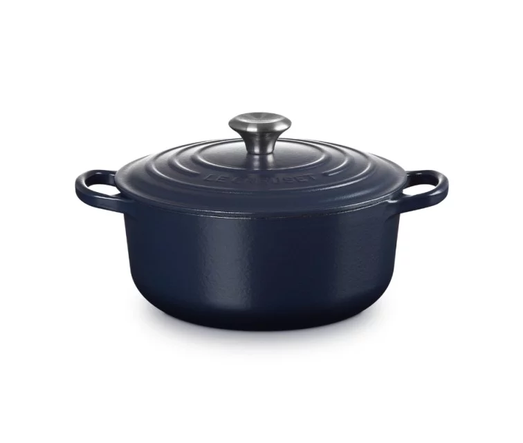Le Creuset Cast iron pot round Ø20cm / 2,4L dark blue Le Creuset Cast iron pot round Ø20cm / 2,4L dark blue