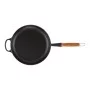 Le Creuset Čuguna panna ar koka rokturi Ø28cm matēti melna Le Creuset Čuguna panna ar koka rokturi Ø28cm matēti melna