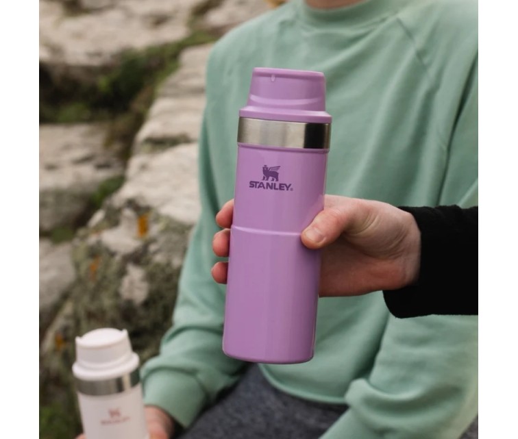 The Trigger-Action Travel Mug Classic 0,35L light purple