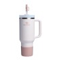 Aizsargpārvalka un salmiņu vāciņu 2 gab. komplekts termokrūzēm 1,18L The Quencher Boot + Straw Topper gaiši rozā Aizsargpārvalka un salmiņu vāciņu 2 gab. komplekts termokrūzēm 1,18L The Quencher Boot + Straw Topper gaiši rozā