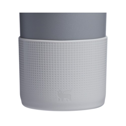 Aizsargpārvalka un salmiņu vāciņu 2 gab. komplekts termokrūzēm 1,18L The Quencher Boot + Straw Topper gaiši pelēks 