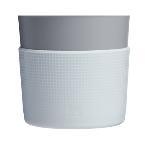 Aizsargpārvalka un salmiņu vāciņu 2 gab. komplekts termokrūzēm 0,89L/0,6L The Quencher Boot + Straw Topper gaiši balts 