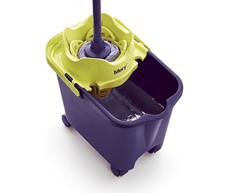 Bucket 14L with automatic push-on wheels