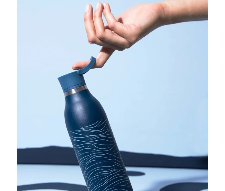 Термо бутылка CityLoop Thermavac eCycle Water Bottle 0.6Л, переработанная из нержавеющей стали / темно-синяя Wave Термо бутылка CityLoop Thermavac eCycle Water Bottle 0.6Л, переработанная из нержавеющей стали / темно-синяя Wave