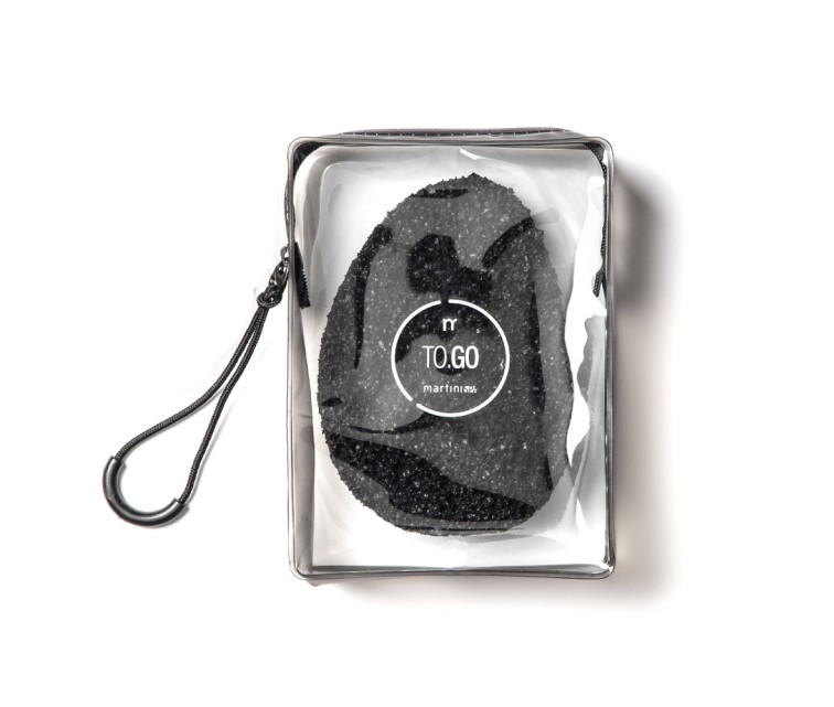 Body sponge with activated charcoal To.Go