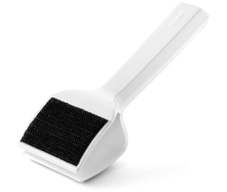 Clothes brush for wool clothing