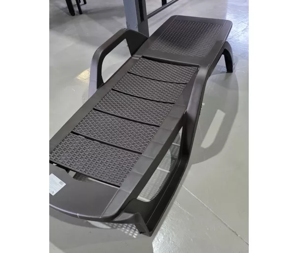 ( SCRATCHED ) Sun lounger Nilo brown