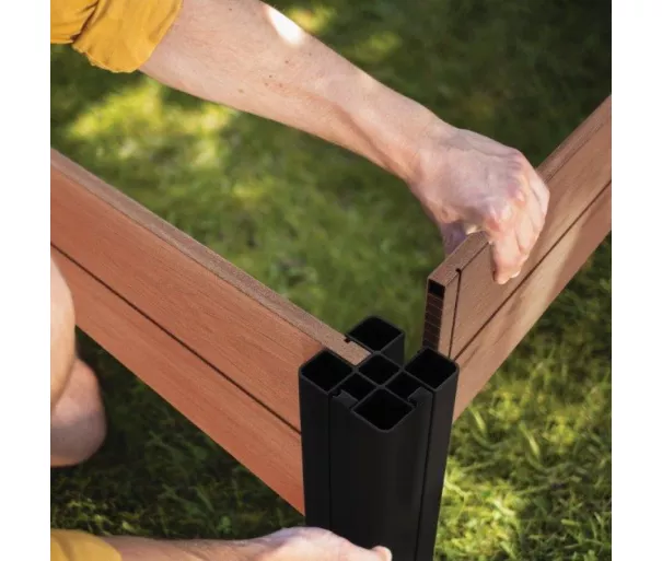 ( BOJĀTS IEPAKOJUMS )  Apmalīte modulāra kvadrāta puķu dobei Vista Modular 122x122x27cm brūna