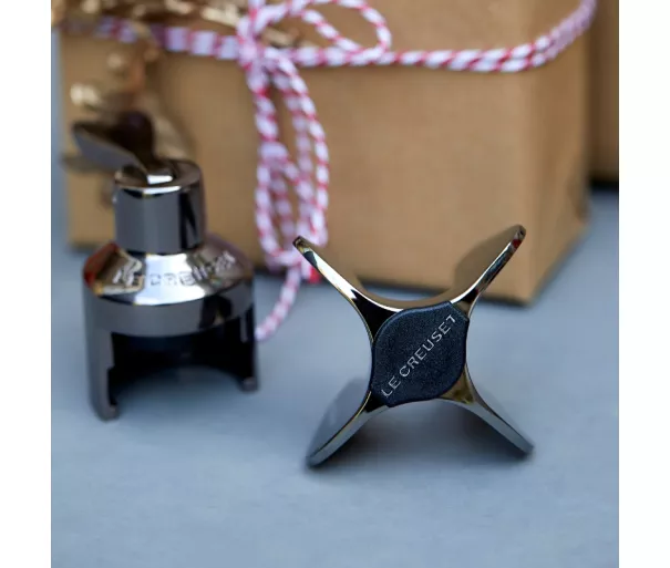 Le Creuset Putojančio vyno butelių atidarytuvas SW-100 "Champagne Star" 7,2x4,3 cm, juodas nikelis