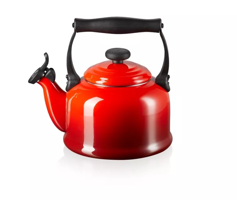 Le Creuset Kettle Traditional 2,1L red