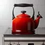 Le Creuset Kettle Traditional 2,1L red