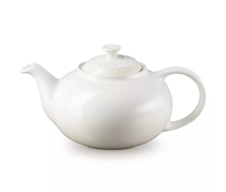 Le Creuset Teapot stone mass 1.3L in cream color