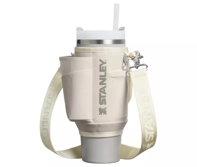 Carrying case for The All-Day Quencher Carry-All 0.89L thermos mug with straw in cream color