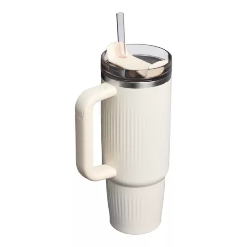 Thermos mug with straw The Quencher H2.0 Fluted Tumbler 0.89L in glossy cream color