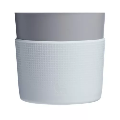 Aizsargpārvalka un salmiņu vāciņu 2 gab. komplekts termokrūzēm 0,89L/0,6L The Quencher Boot + Straw Topper gaiši balts 