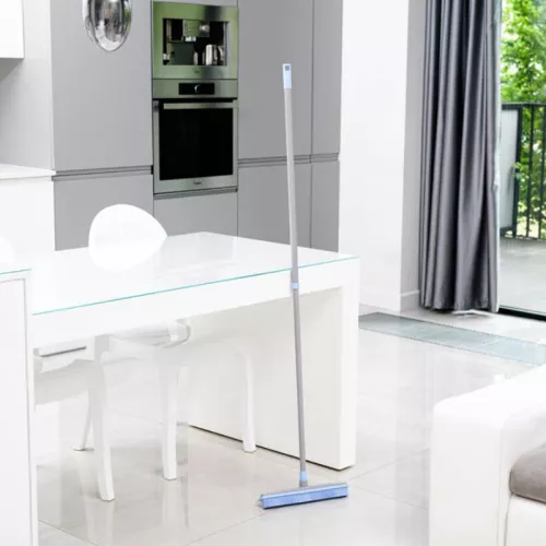 Резиновая щетка для пола с телескопической ручкой BACTERIA STOP