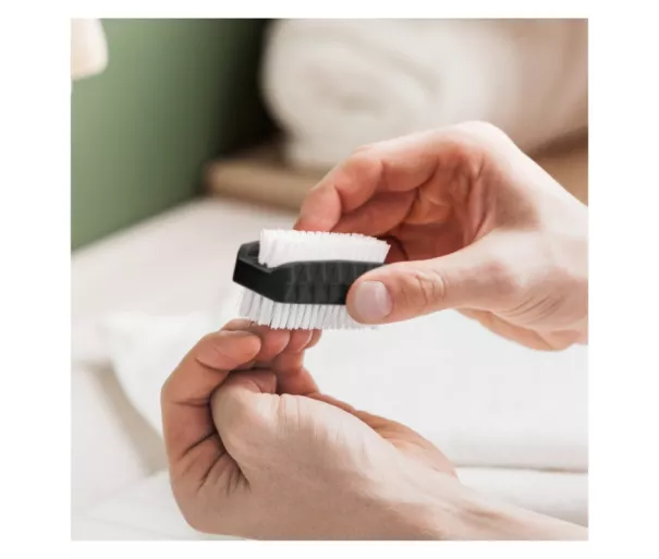 Double-sided nail brush