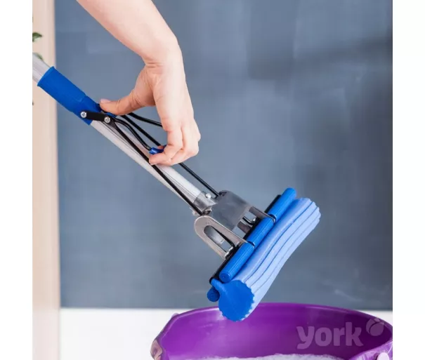 Push-button brush MOP TOP