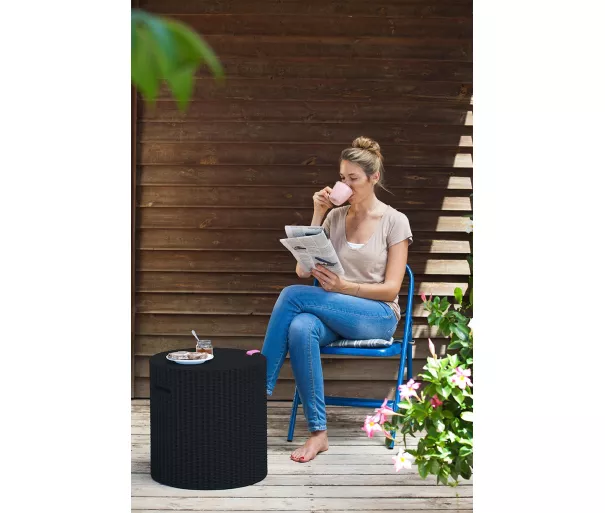 Sodo stalas - daiktų laikymo dėžė Cool Stool, rudos spalvos