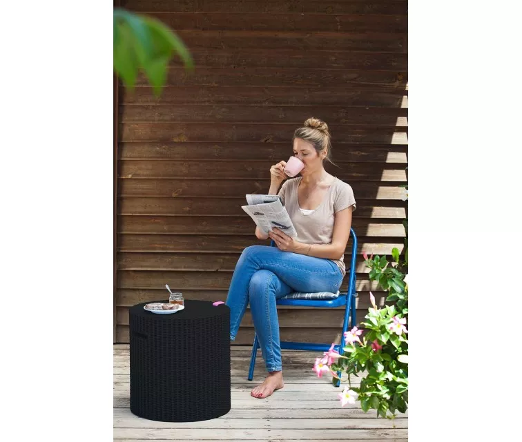 Sodo stalas - daiktų laikymo dėžė Cool Stool, rudos spalvos