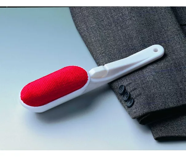 Clothes brush swivel