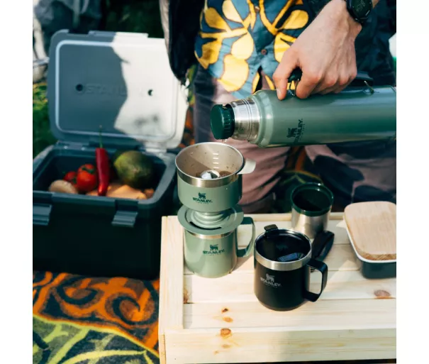 Stanley kafijas pagatavošanas ierīce The Perfect-Brew Pour Over Classic zaļa