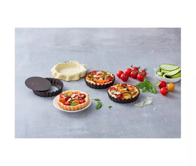 Koogivormide komplekt 4 tk. eemaldatava põhjaga Ø10cm