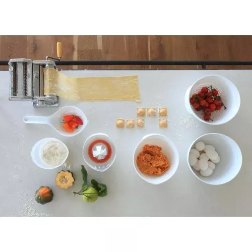 Kitchen Essentials hole punch with handle grey